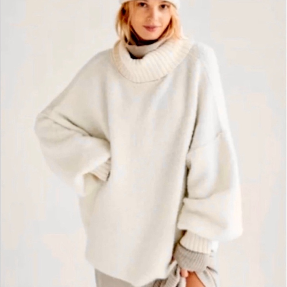 Free People Milo Tunic Sweater Evening Cream Off White